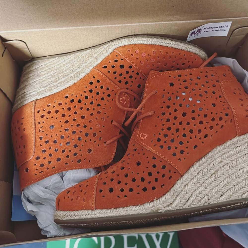 Toms Orange Wedges
